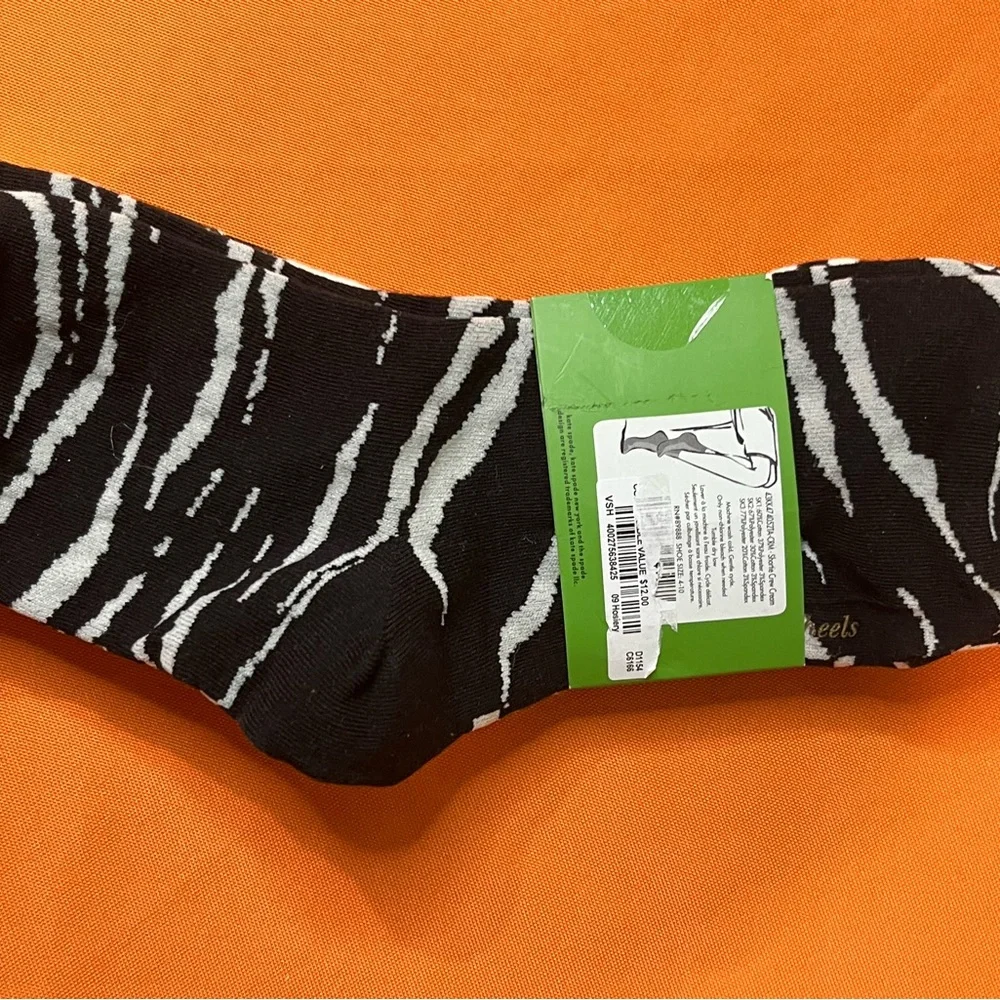 6/$25
Kate Spade Monochrome Animal Print and stripes Crew Socks 3 pack - Picture 4 of 11